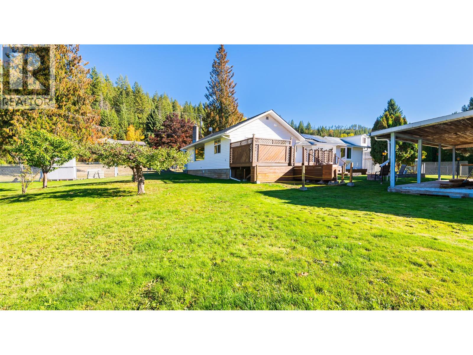 5145 ELSIE HOLMES Road, Wynndel