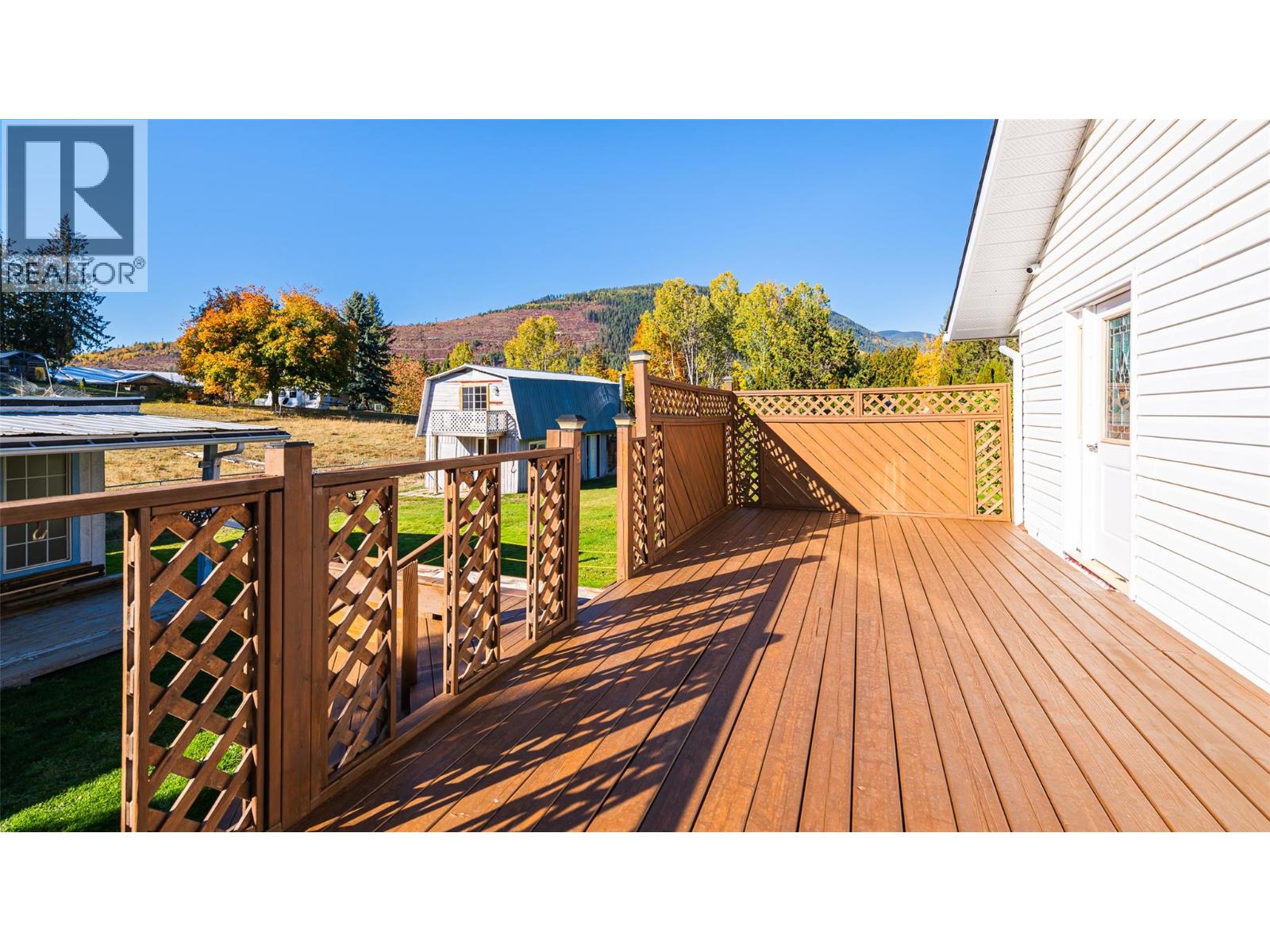 5145 ELSIE HOLMES Road, Wynndel