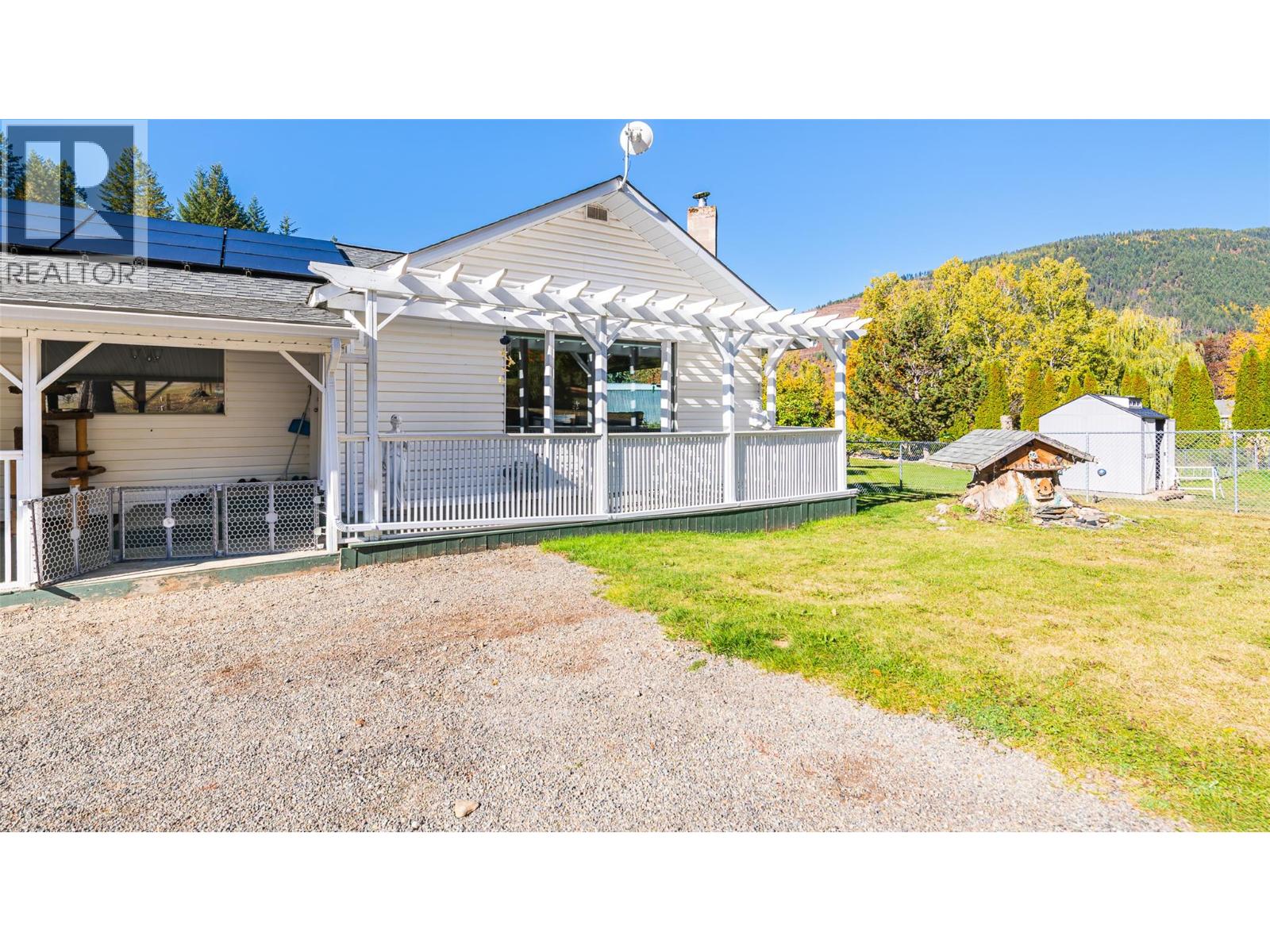 5145 ELSIE HOLMES Road, Wynndel