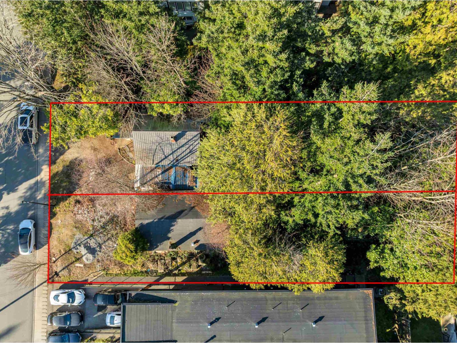 966 MAPLE STREET, White Rock