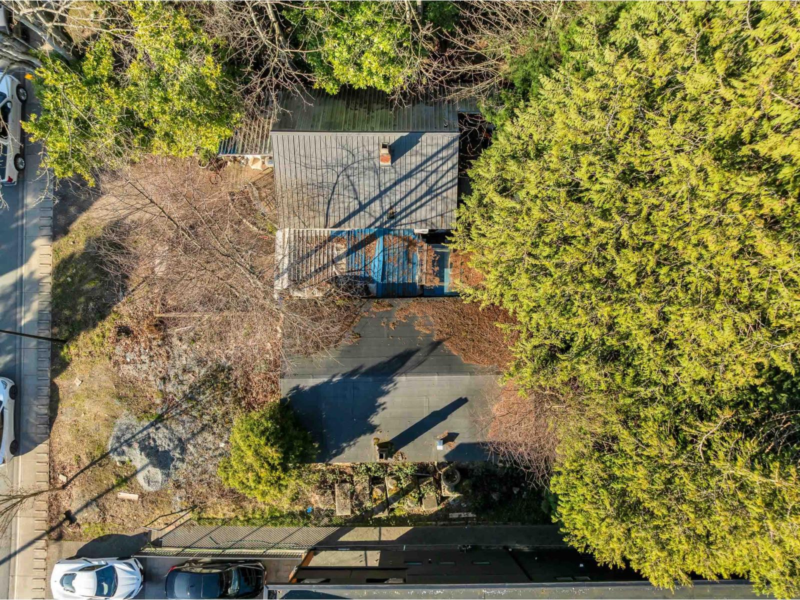 966 MAPLE STREET, White Rock