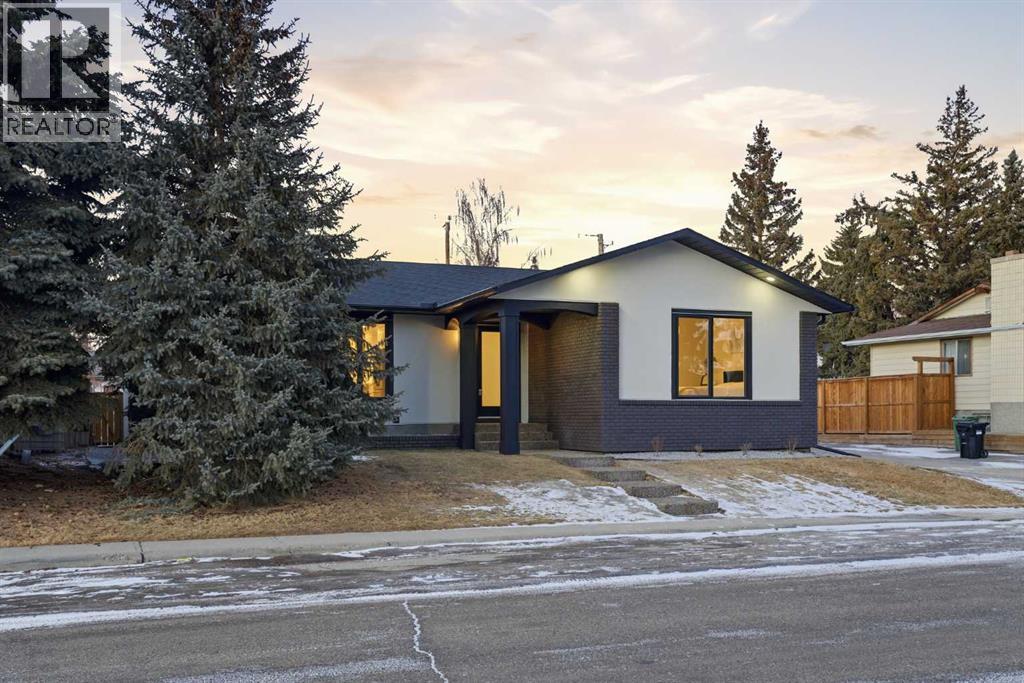 Single Family House Bungalow for Sale in  Valiant Drive NW Varsity Calgary 