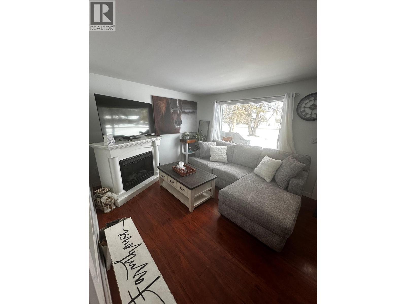 5109 43 Street NE, Chetwynd