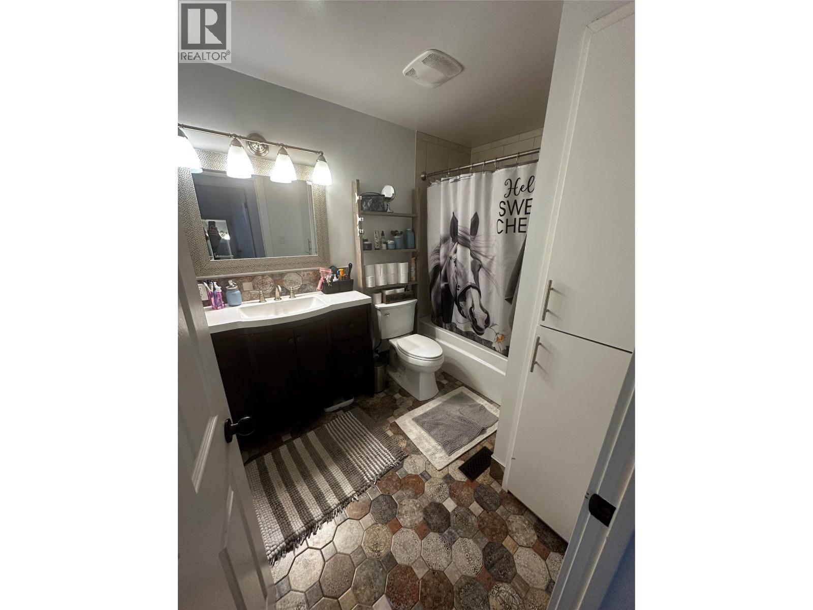 5109 43 Street NE, Chetwynd