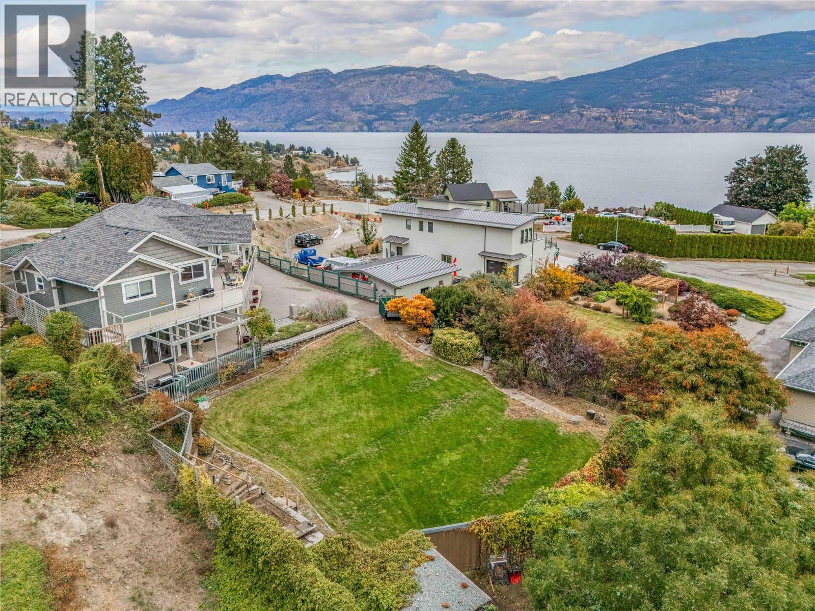 5408 Clark Street, Summerland