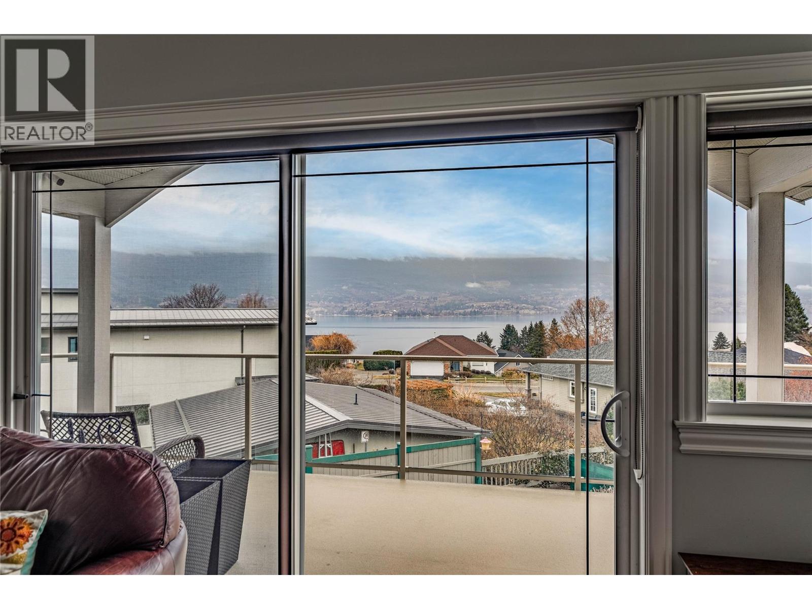 5408 Clark Street, Summerland