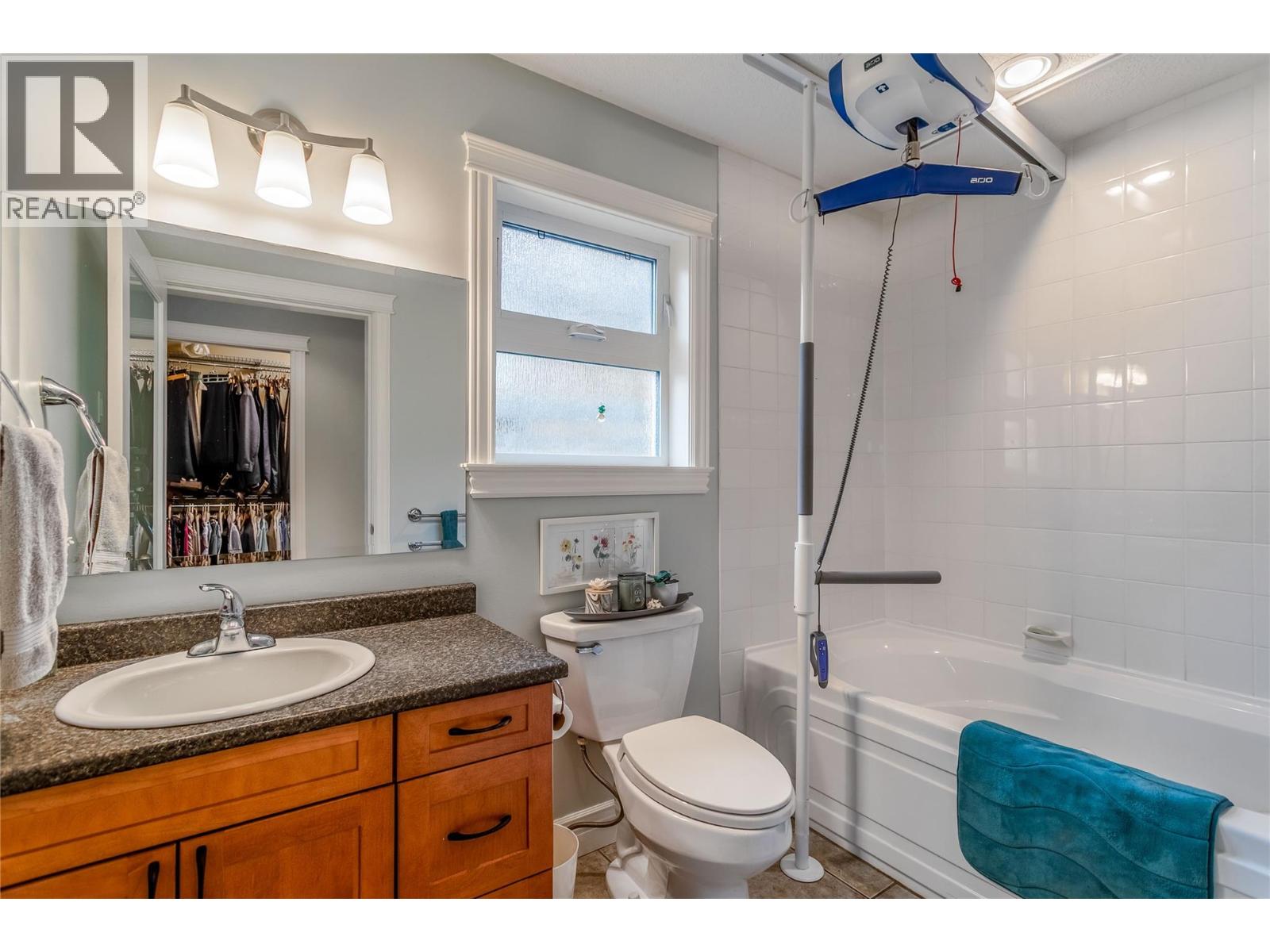 5408 Clark Street, Summerland