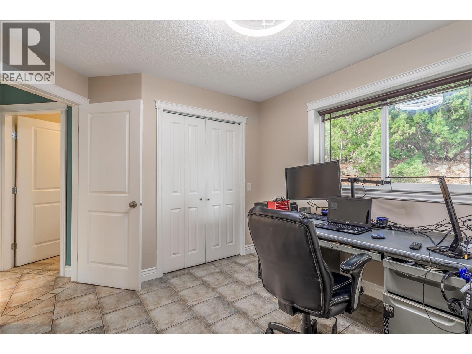 5408 Clark Street, Summerland