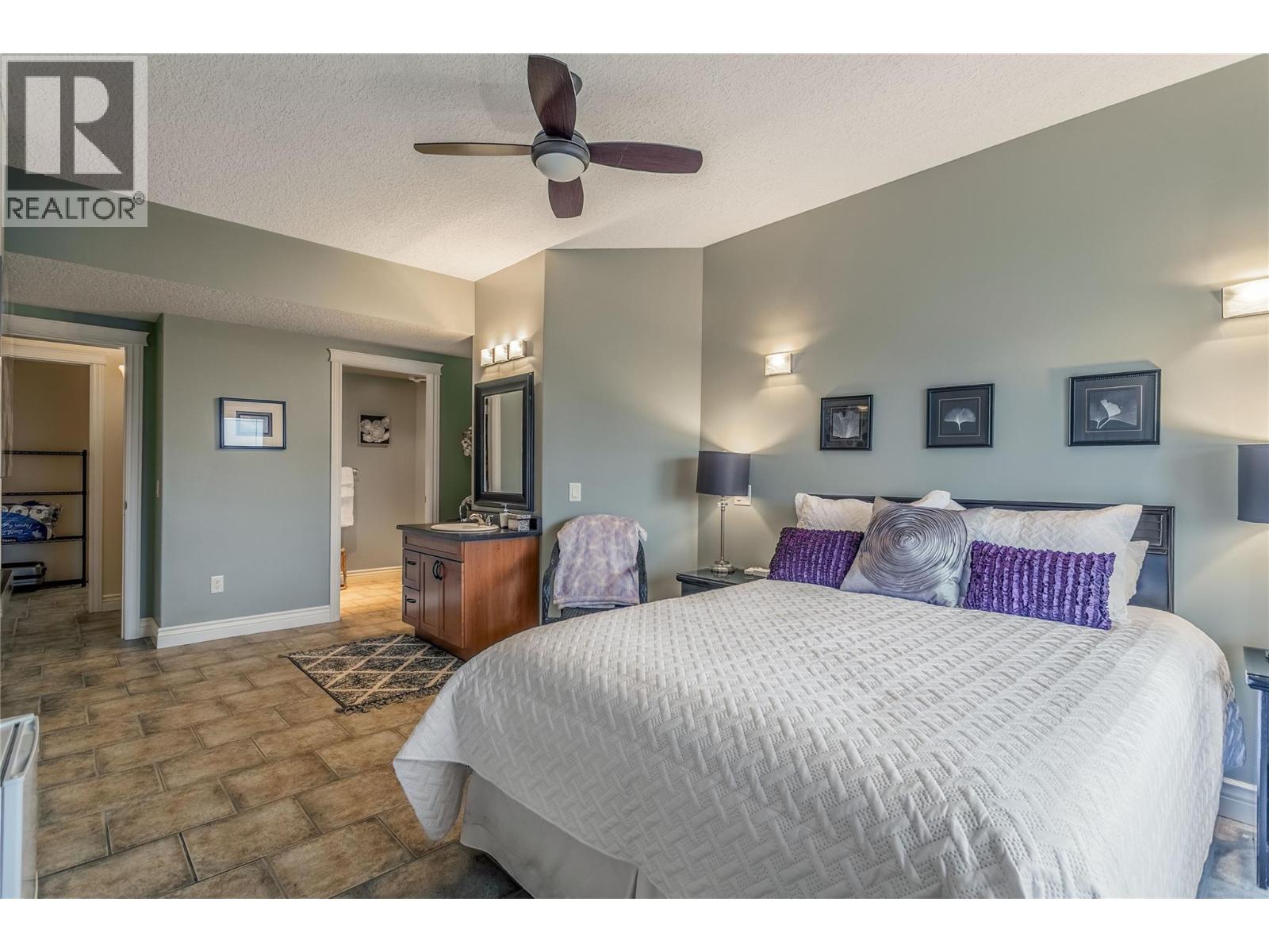 5408 Clark Street, Summerland