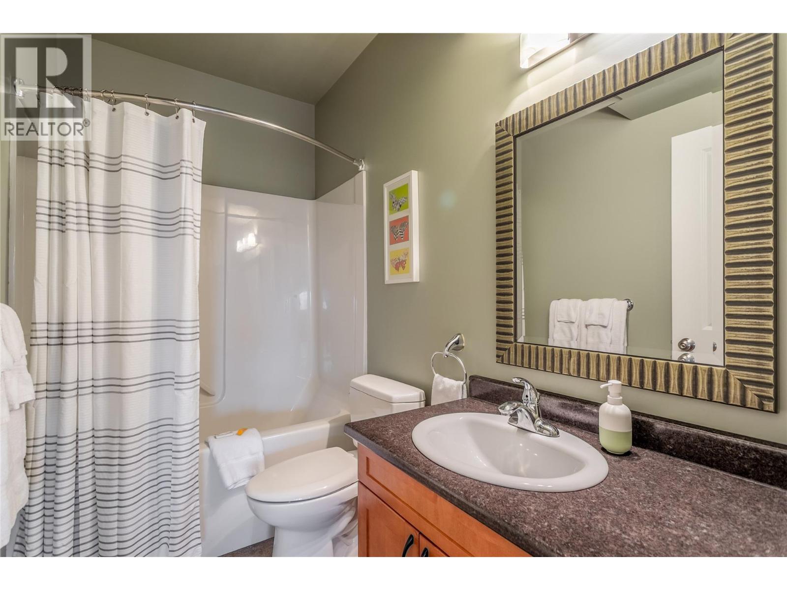 5408 Clark Street, Summerland