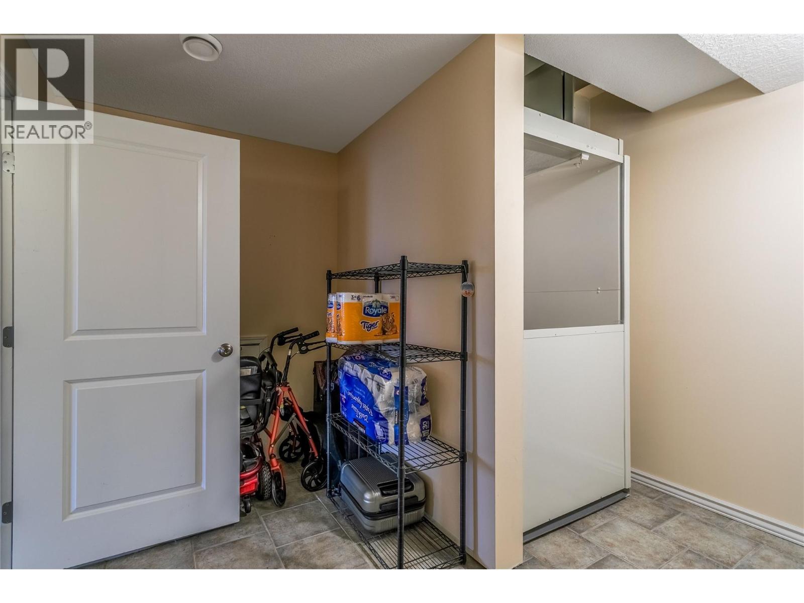 5408 Clark Street, Summerland