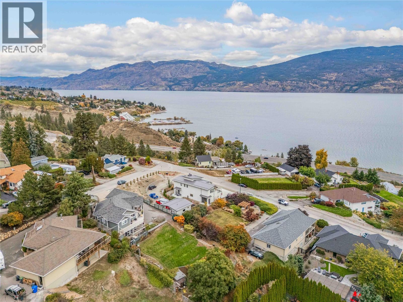 5408 Clark Street, Summerland