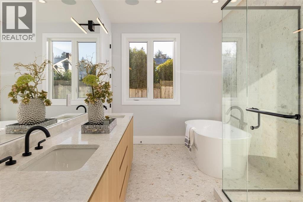 5318 4A Avenue, Delta