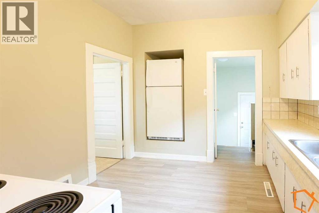 Single Family House Bungalow for Sale in   Street S Victoria Park Lethbridge 