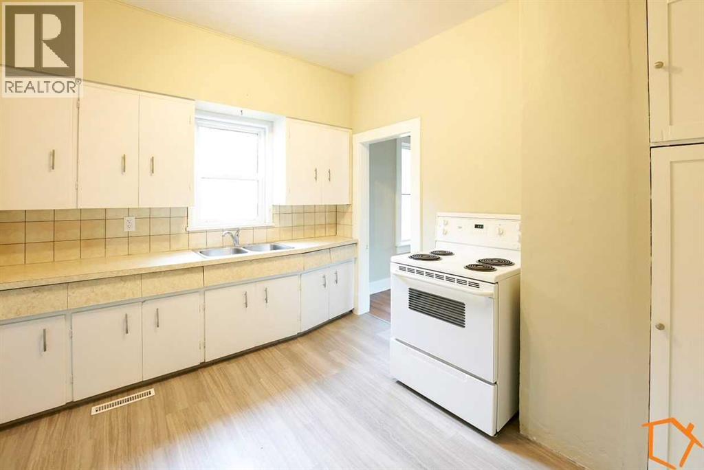 Single Family House Bungalow for Sale in   Street S Victoria Park Lethbridge 