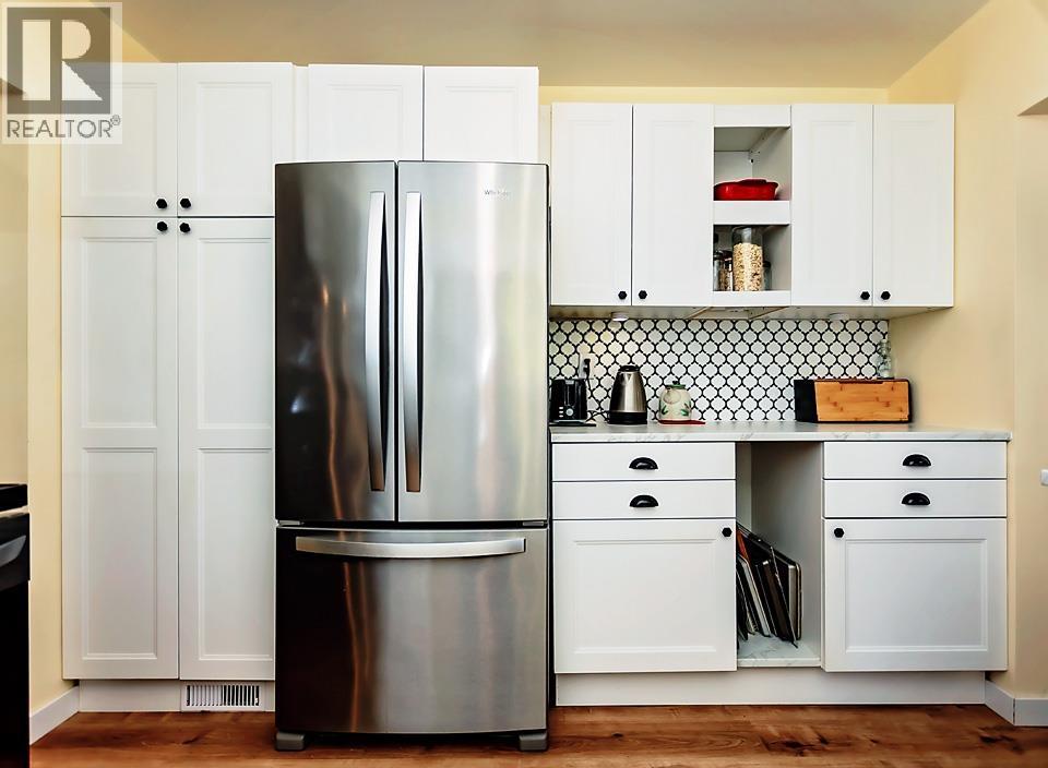 4824 OLSON Avenue, Terrace