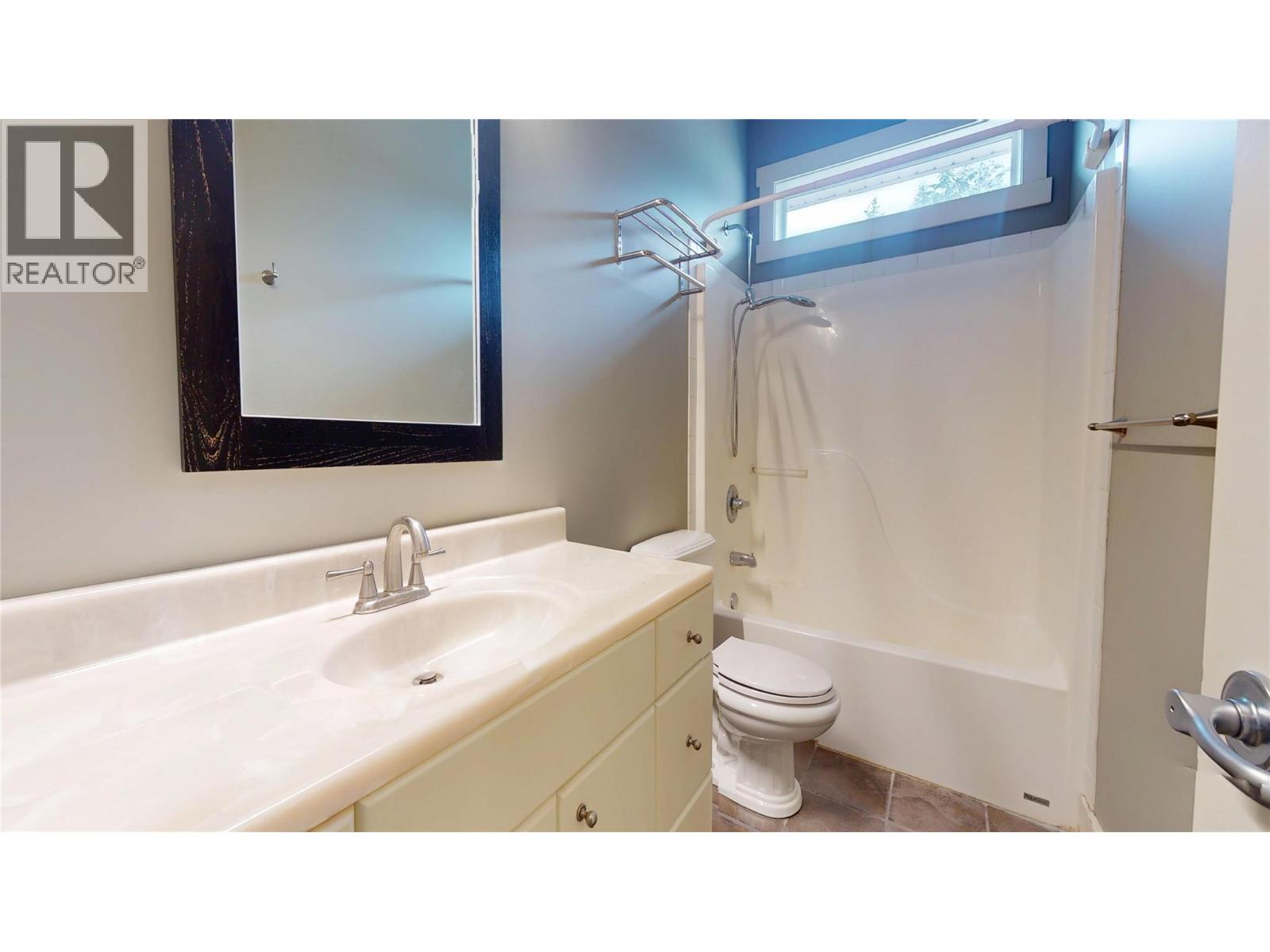 1631 Mt. Pyramid Crescent, Cranbrook