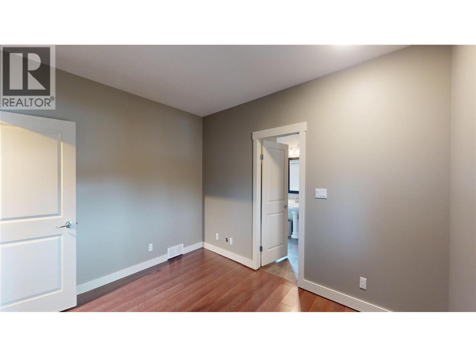 1631 Mt. Pyramid Crescent, Cranbrook