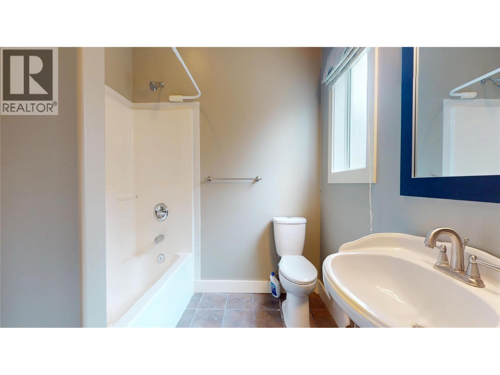 1631 Mt. Pyramid Crescent, Cranbrook