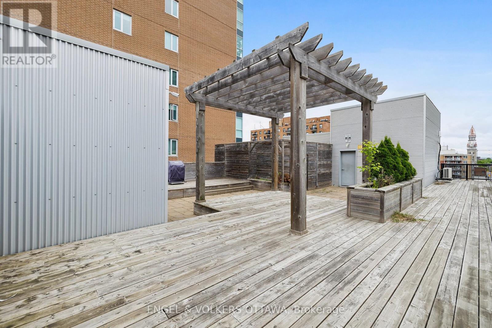 104 - 360 CUMBERLAND STREET — photo 34