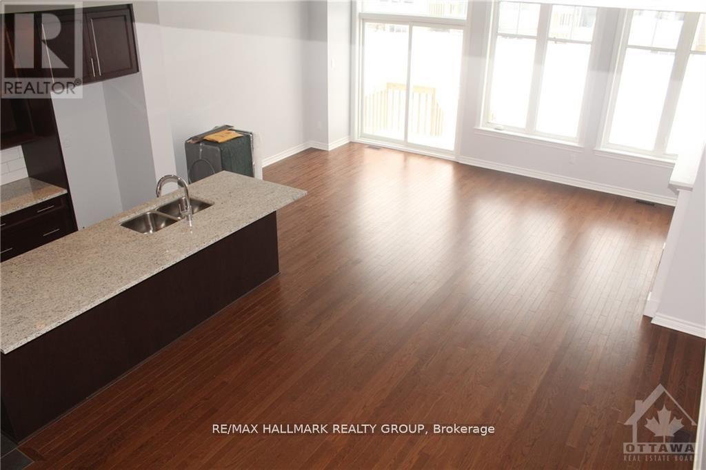 Open-Concept floor plan and 9' ceilings.