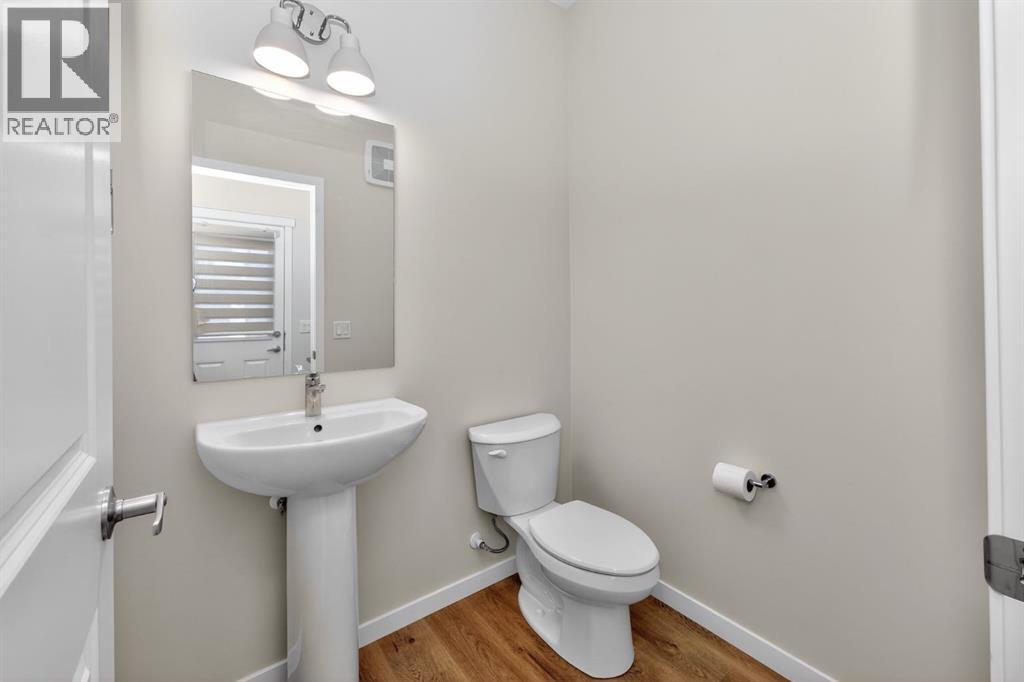 Single Family House for Sale in  Hotchkiss Drive SE Hotchkiss Calgary 