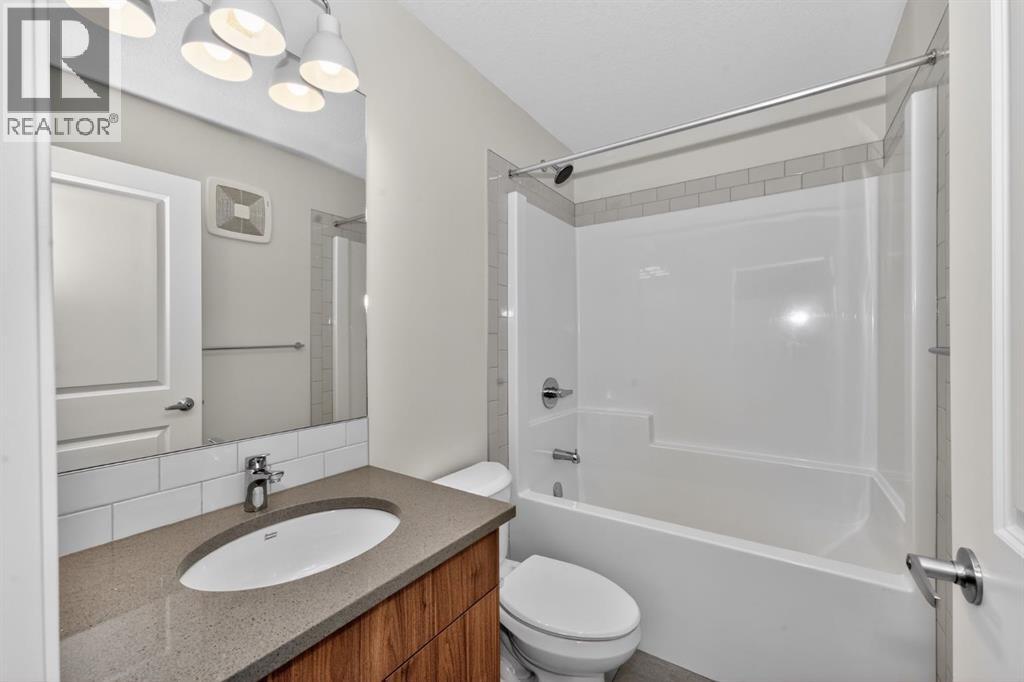 Single Family House for Sale in  Hotchkiss Drive SE Hotchkiss Calgary 