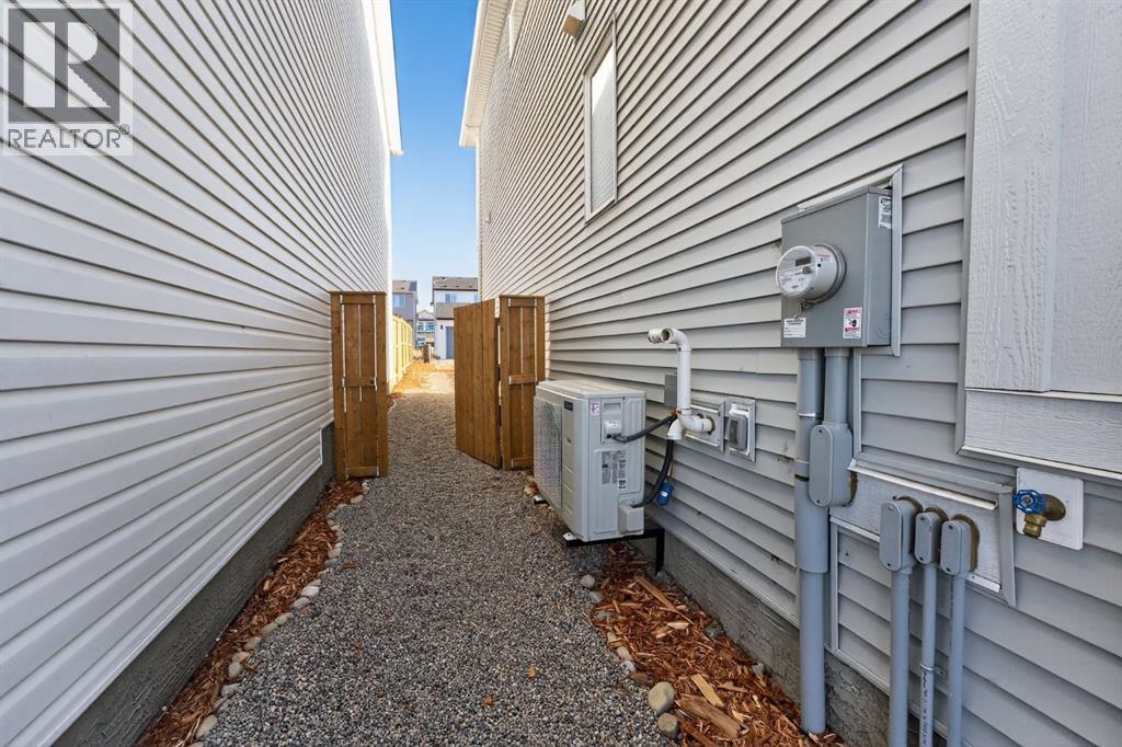 Single Family House for Sale in  Hotchkiss Drive SE Hotchkiss Calgary 