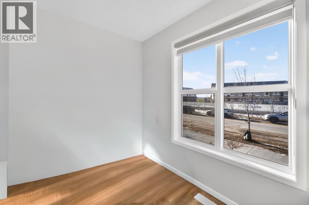 Single Family House for Sale in  Hotchkiss Drive SE Hotchkiss Calgary 