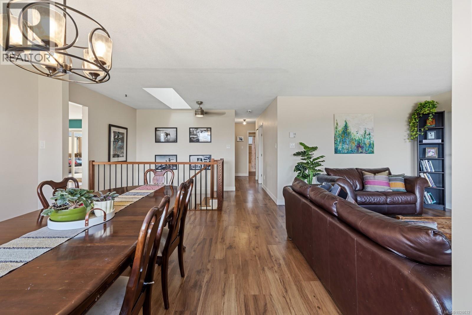 4589 KILMARNOCK DR - 24