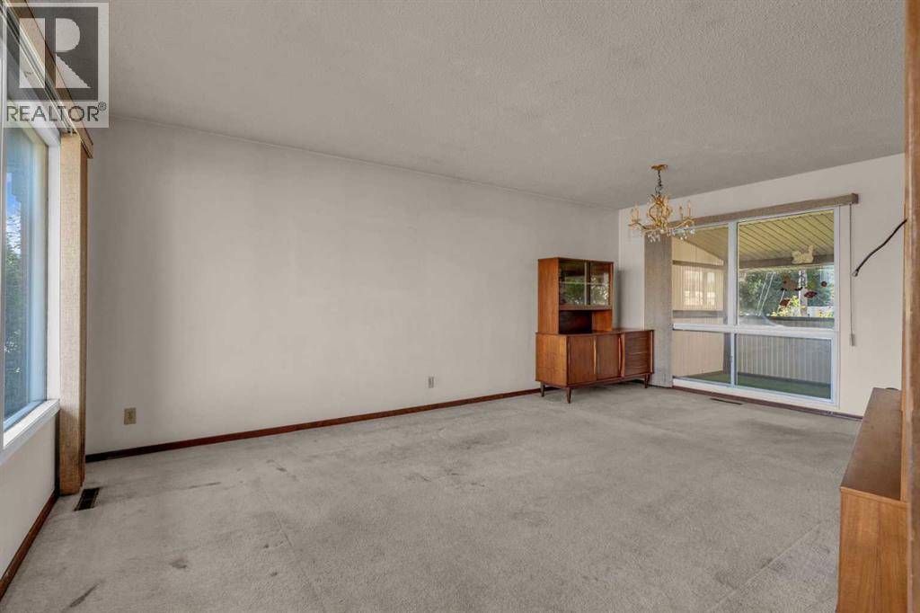 Single Family House Bungalow for Sale in  Richmond Road SW Glamorgan Calgary 