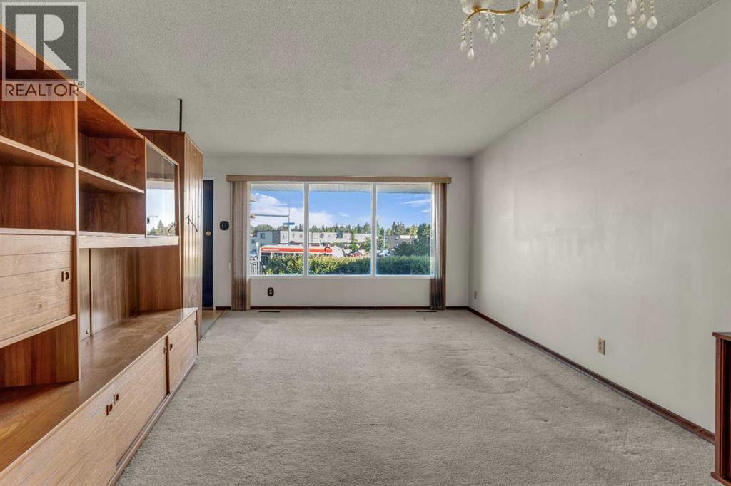 Single Family House Bungalow for Sale in  Richmond Road SW Glamorgan Calgary 