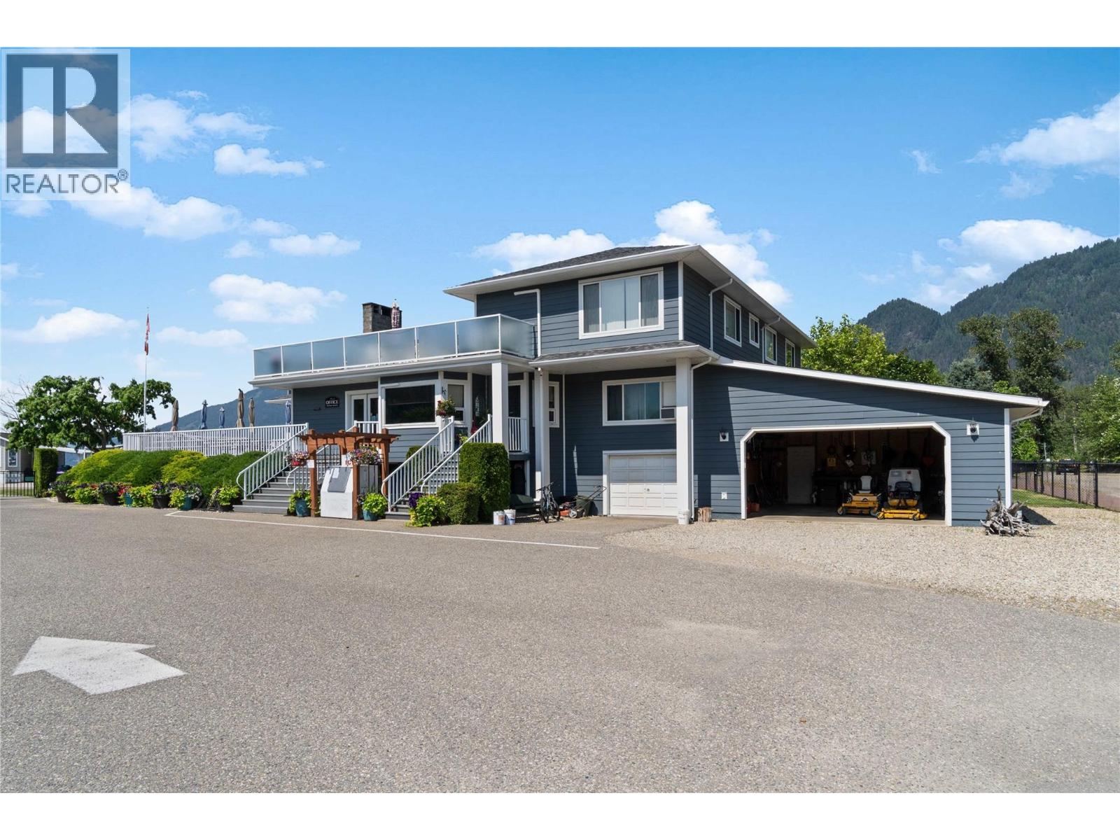16 1455 Silver Sands Road, Sicamous