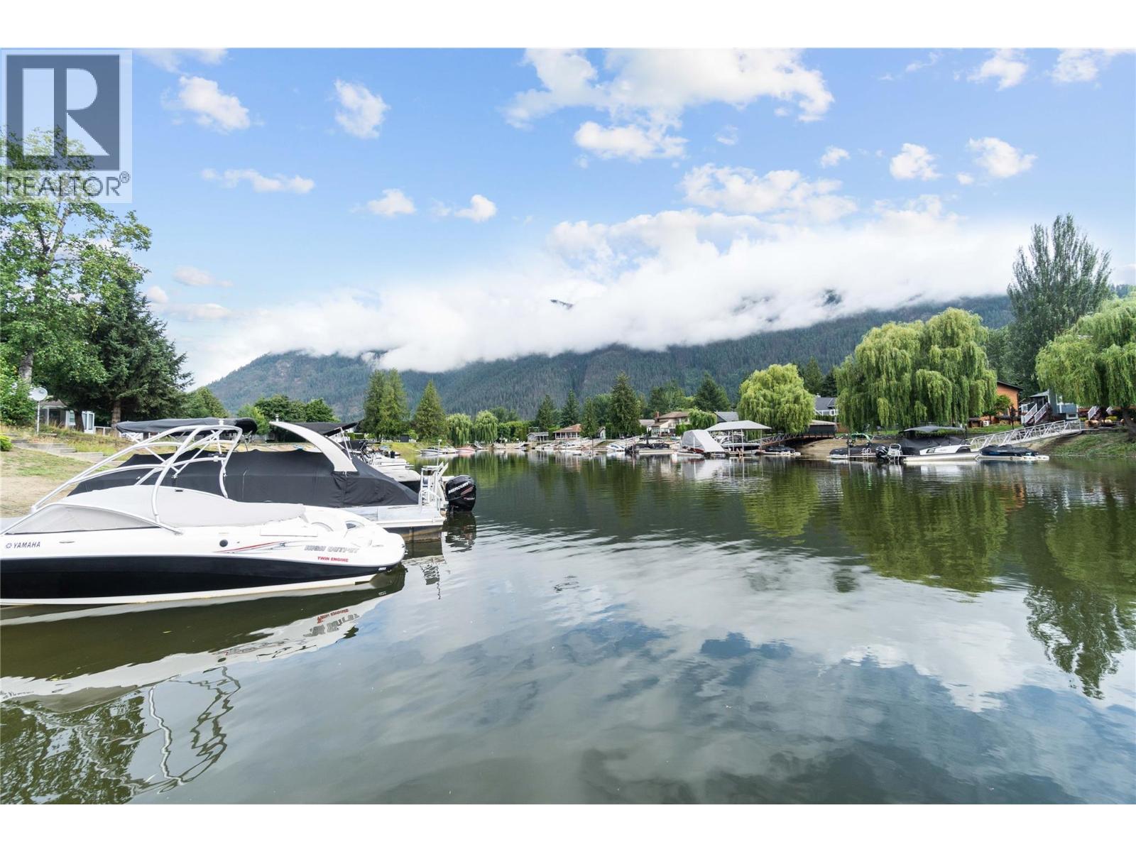 16 1455 Silver Sands Road, Sicamous