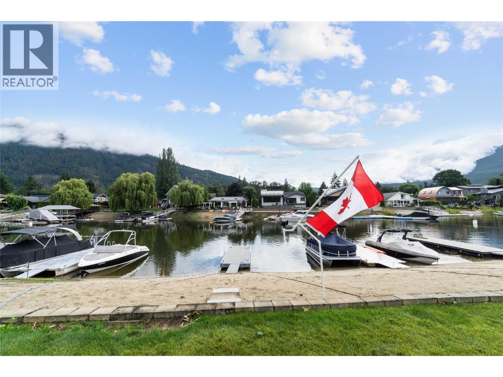 16 1455 Silver Sands Road, Sicamous