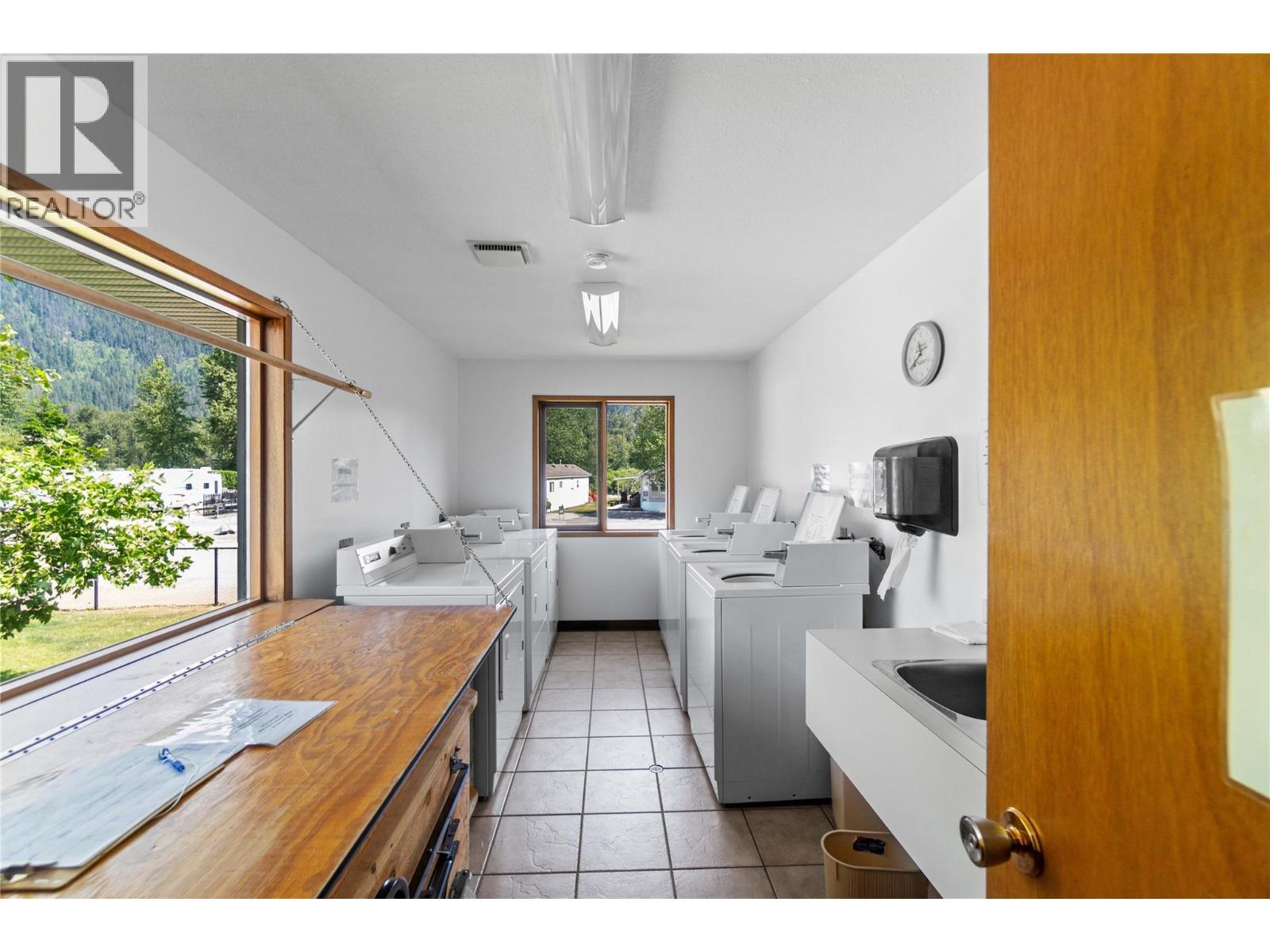 16 1455 Silver Sands Road, Sicamous