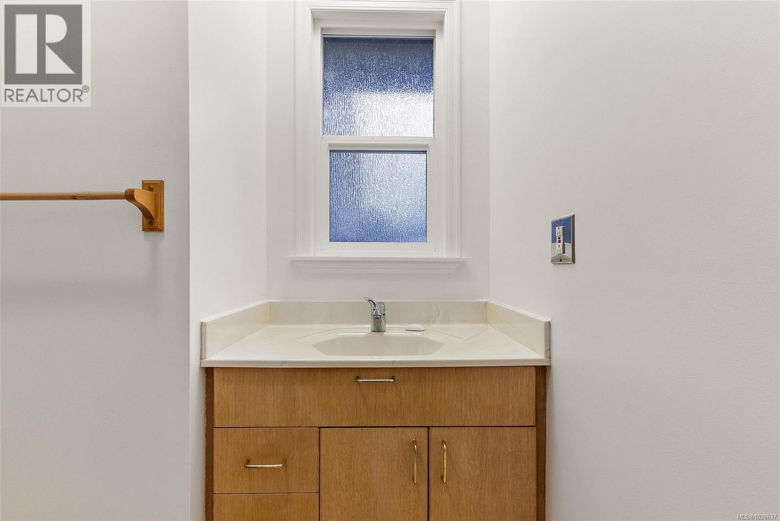 46 Falstaff Pl, View Royal