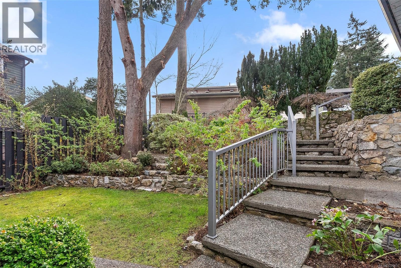 46 Falstaff Pl, View Royal