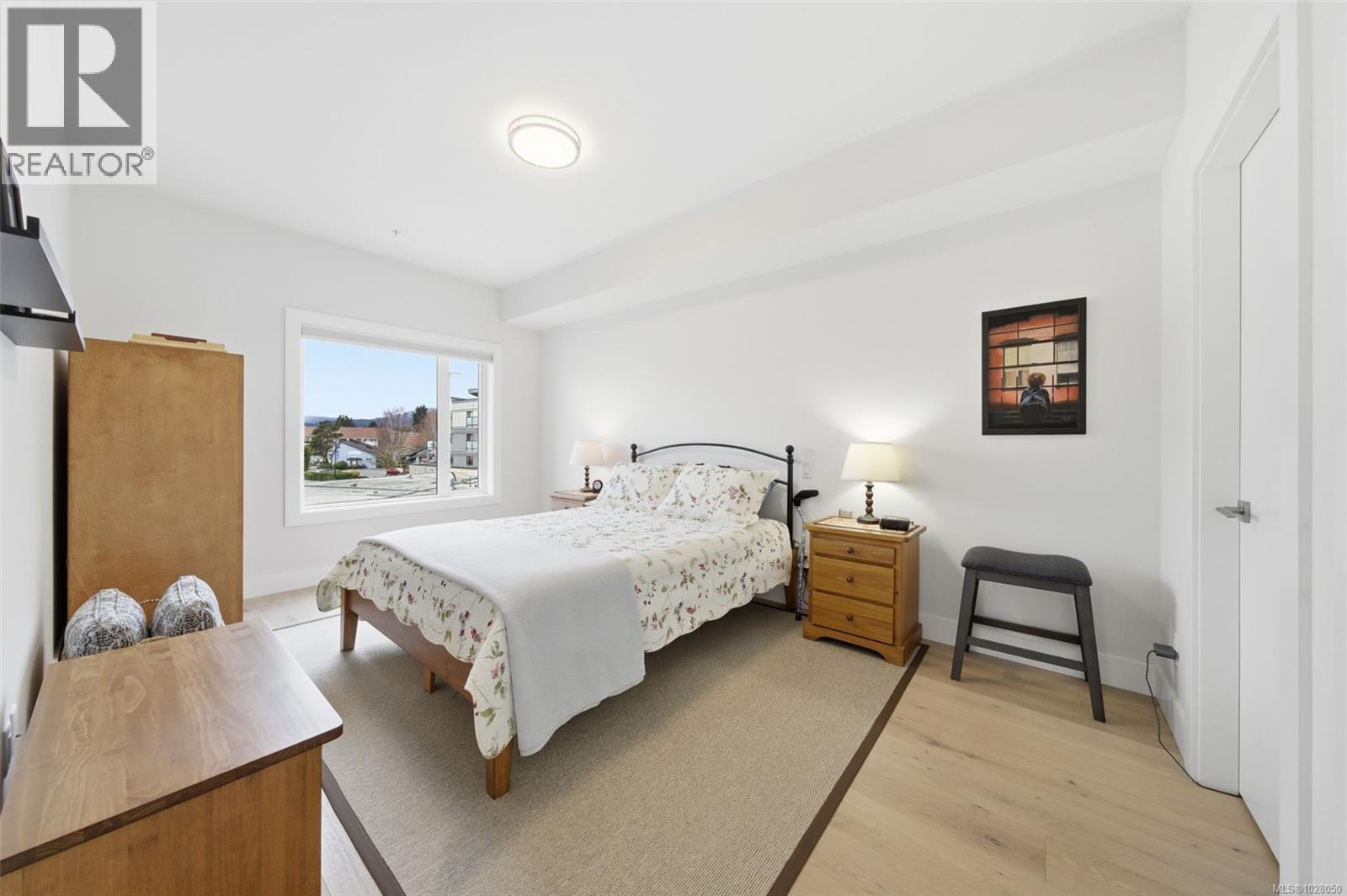 301 7098 Wallace Drive, Central Saanich