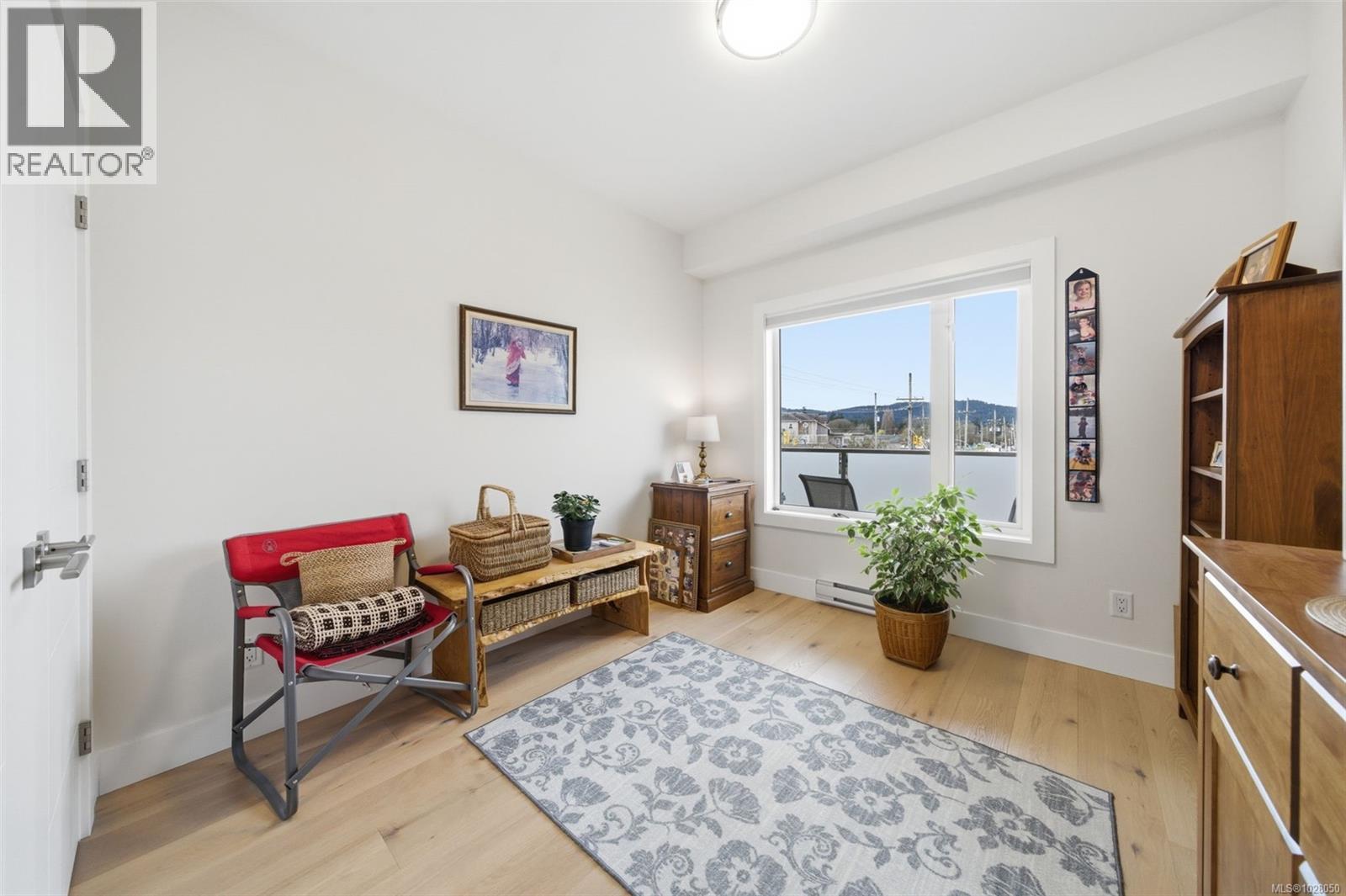 301 7098 Wallace Drive, Central Saanich