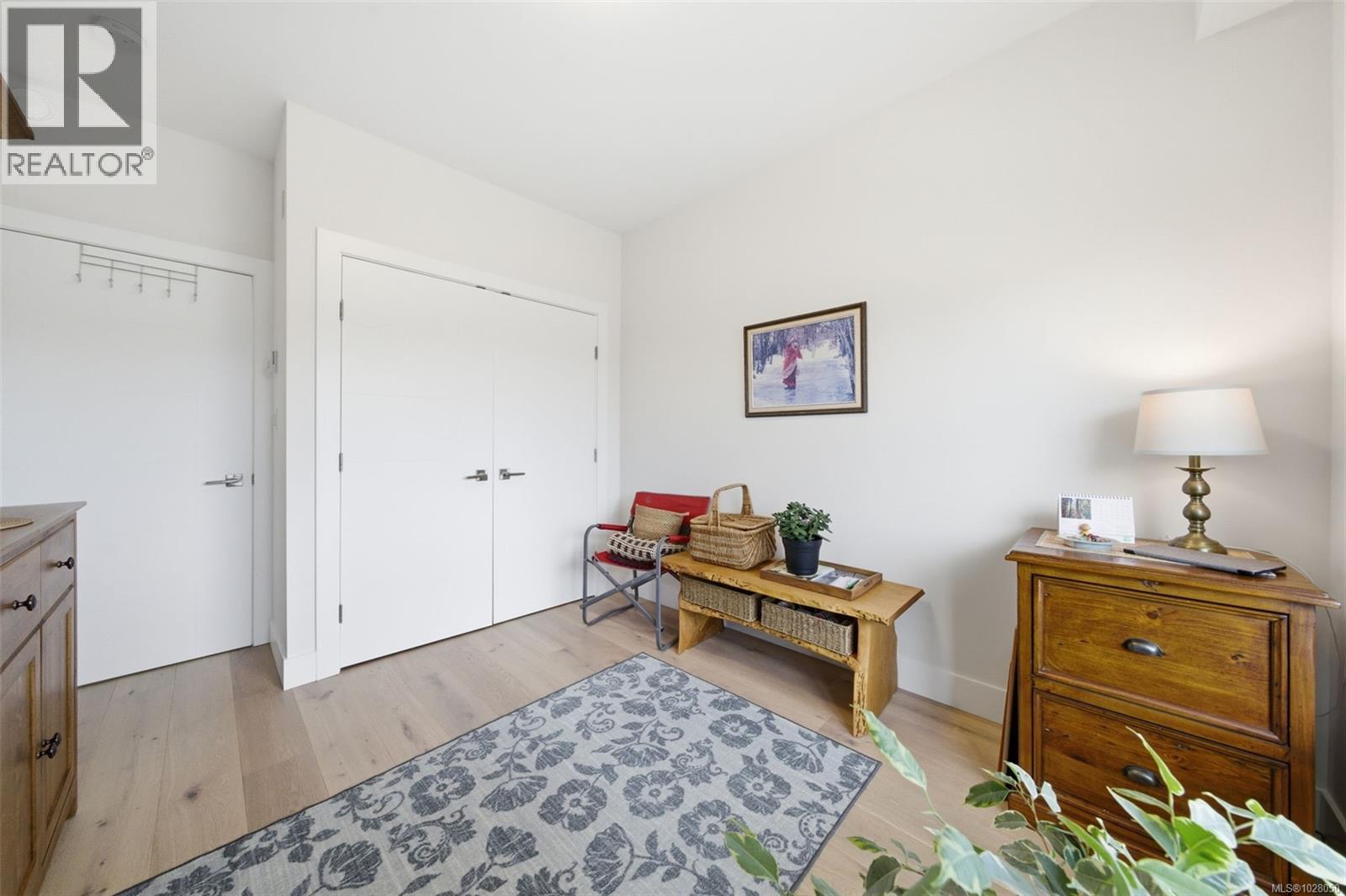 301 7098 Wallace Drive, Central Saanich