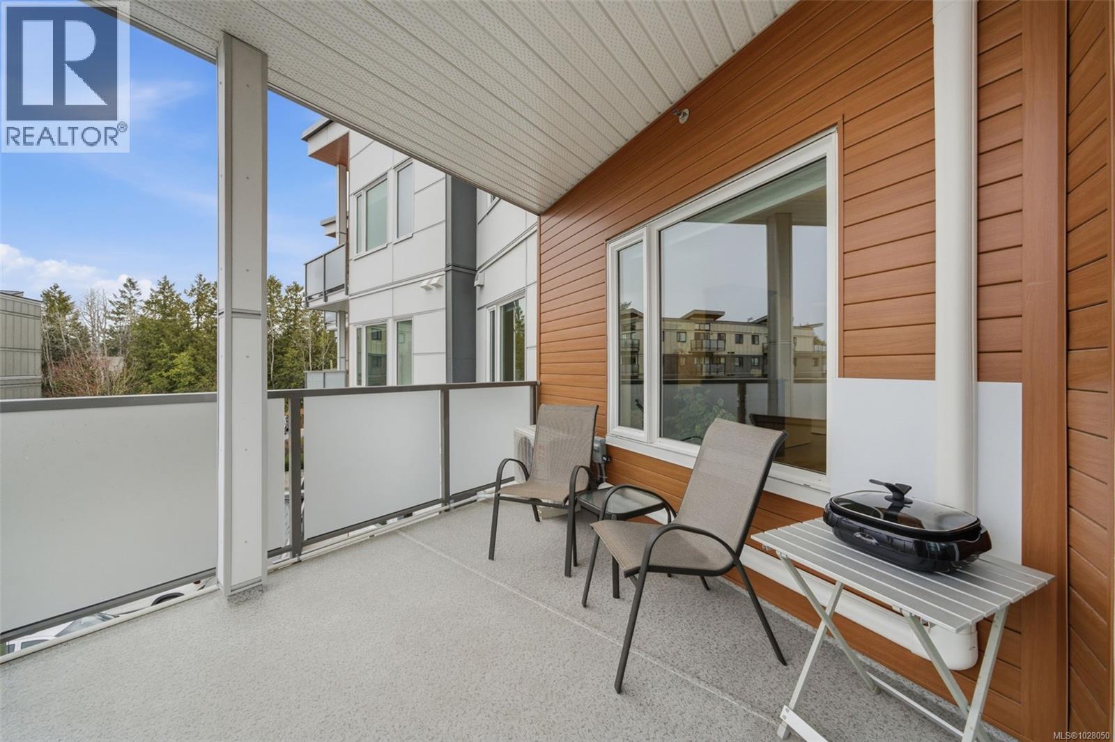 301 7098 Wallace Drive, Central Saanich