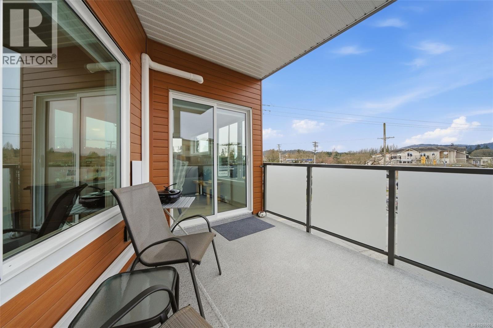 301 7098 Wallace Drive, Central Saanich