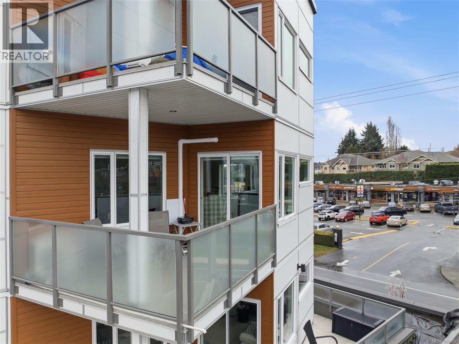 301 7098 Wallace Drive, Central Saanich