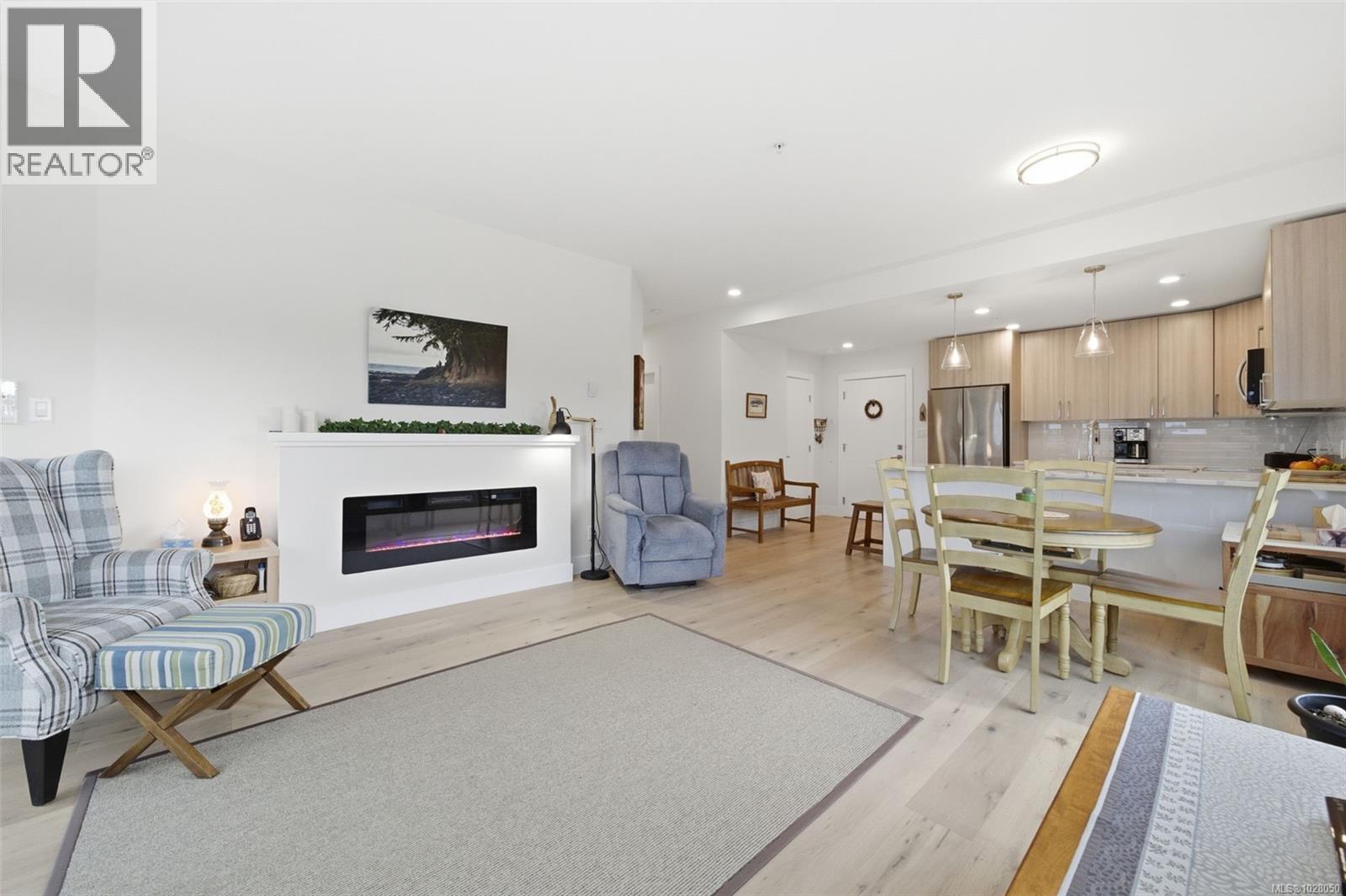 301 7098 Wallace Drive, Central Saanich