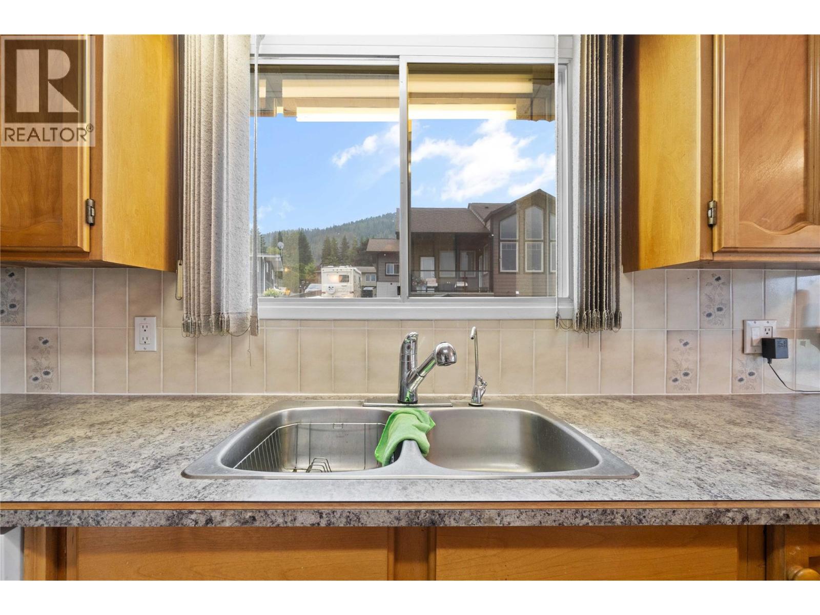 1431 15 Street SE, Salmon Arm