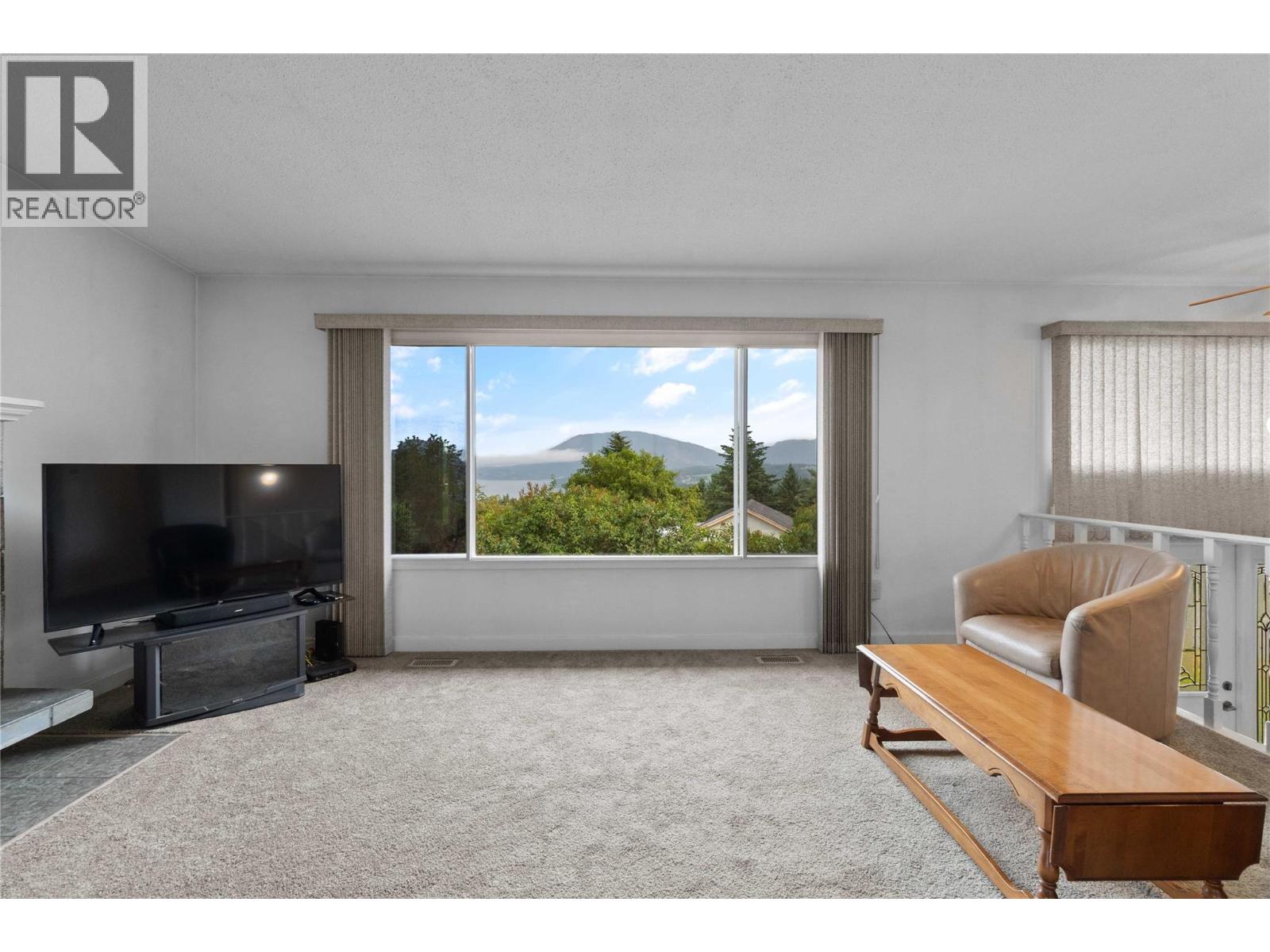 1431 15 Street SE, Salmon Arm