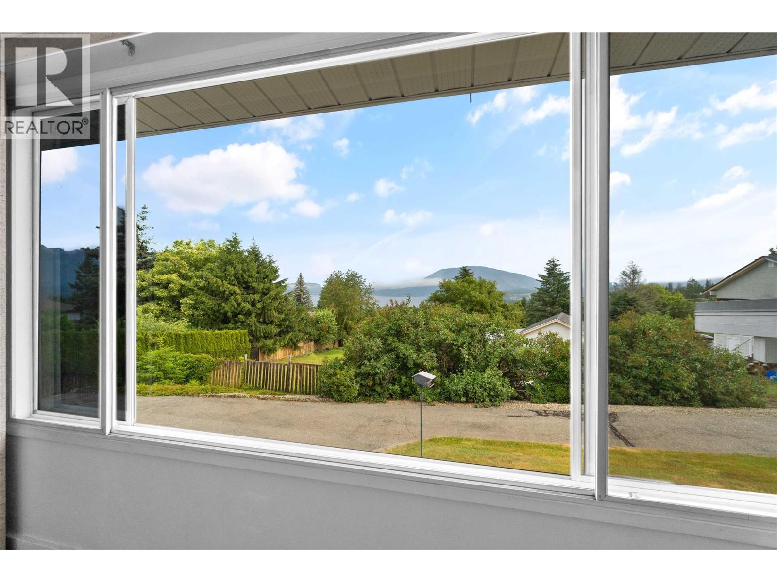 1431 15 Street SE, Salmon Arm