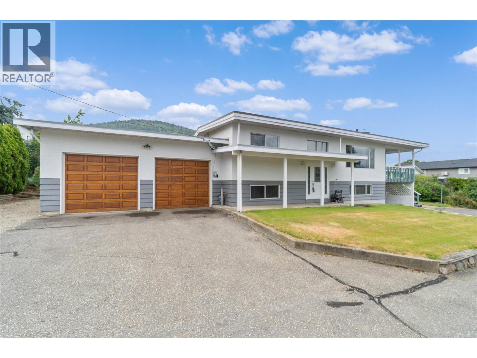 1431 15 Street SE, Salmon Arm