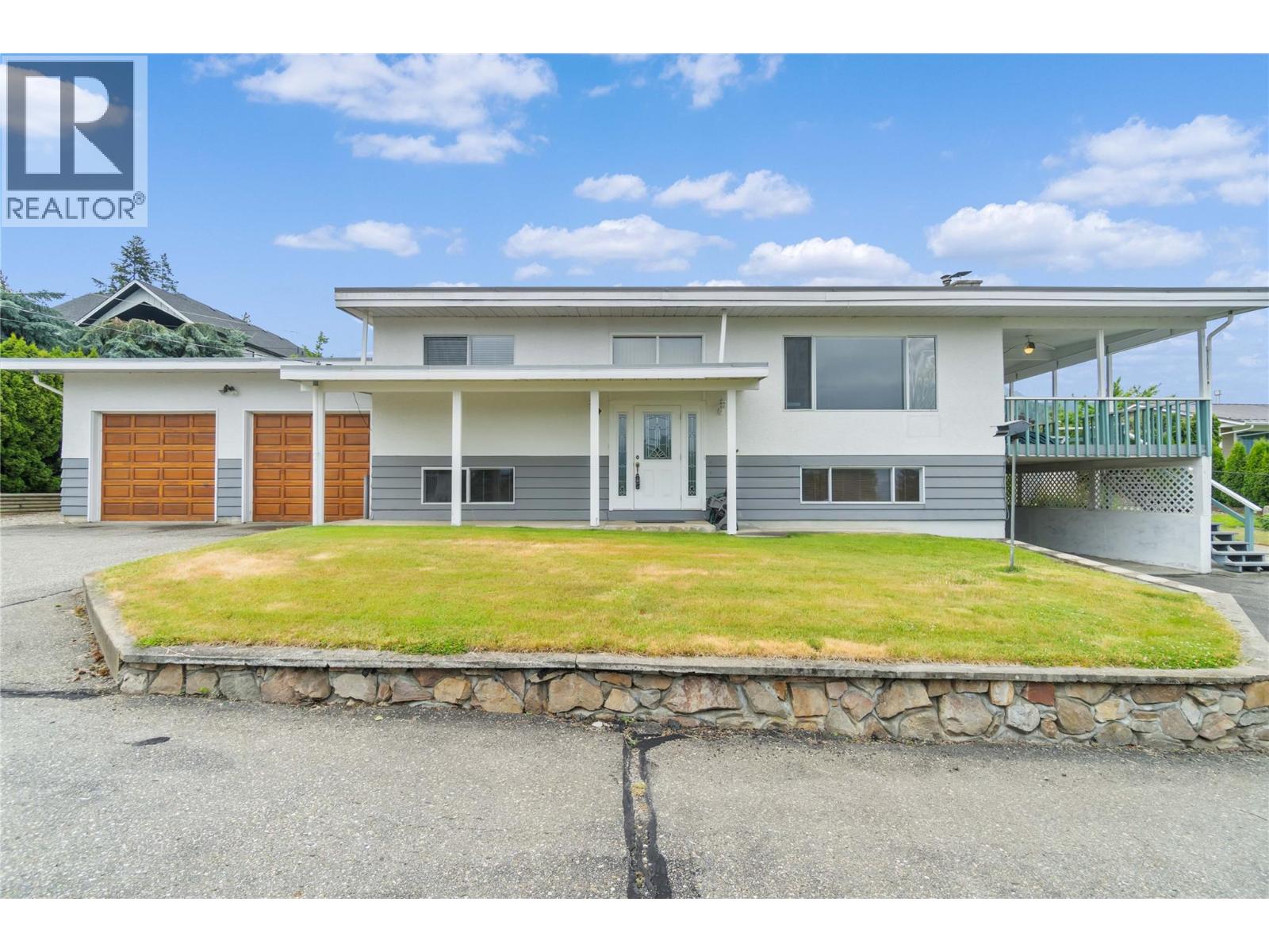 1431 15 Street SE, Salmon Arm